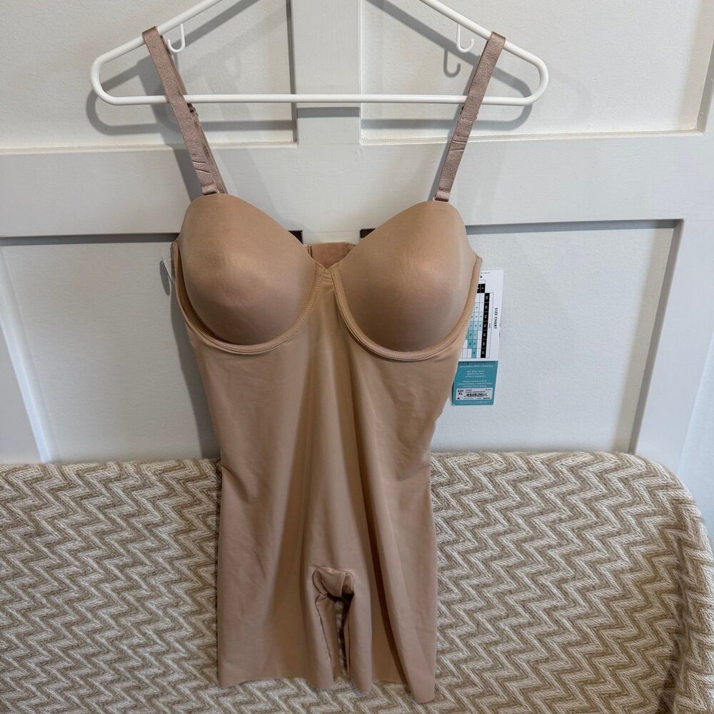 Assets by Spanx Strapless Cupped Mid Thigh Bodysuit Shapewear XL NWT